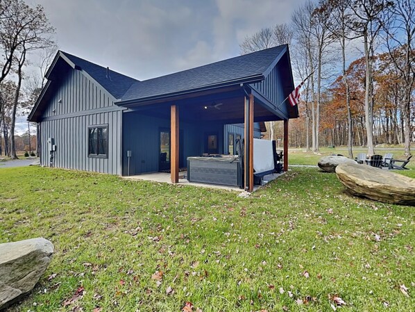 House (3 Bedrooms) | Property amenity