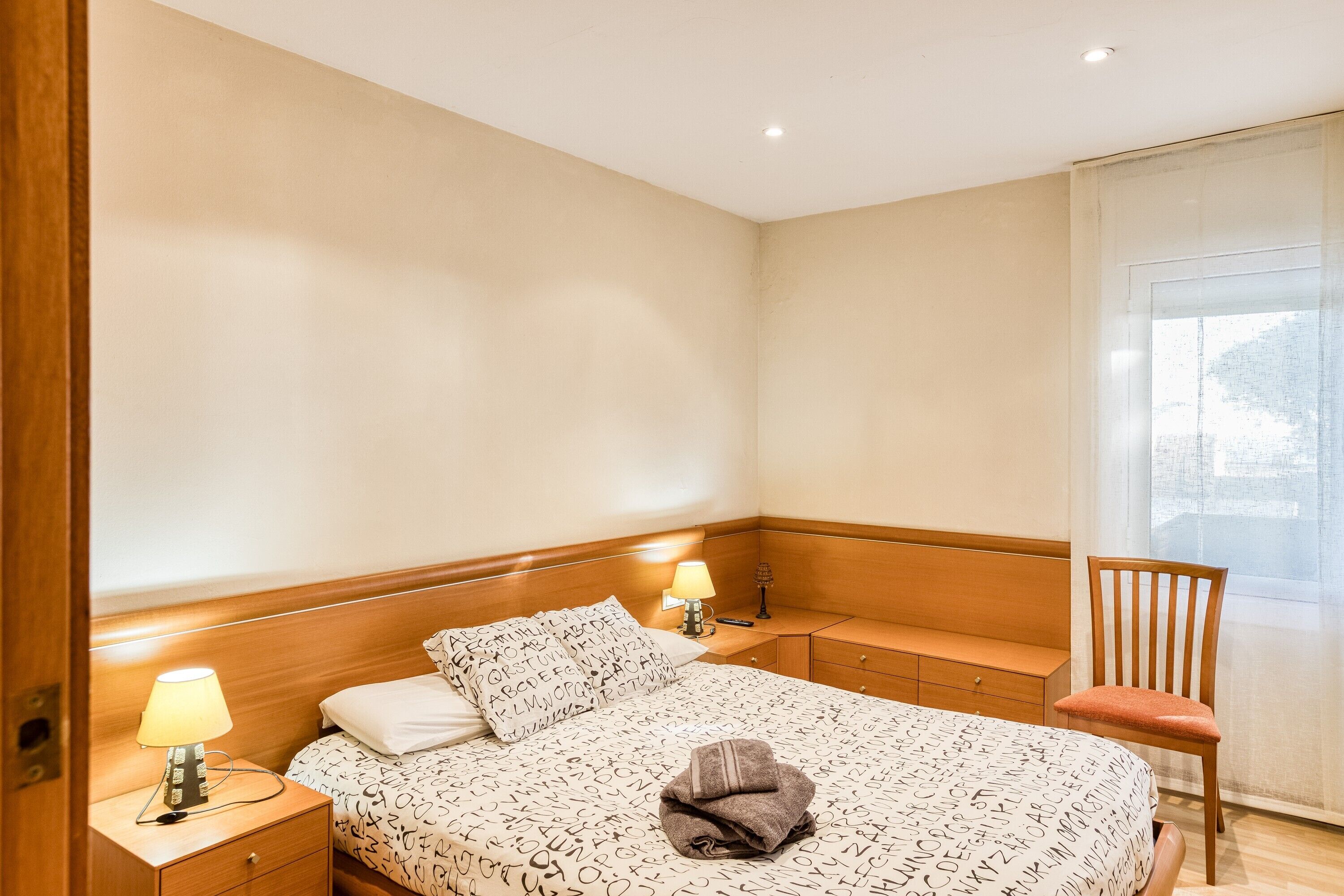 2 chambres, fer et planche à repasser, Wi-Fi, draps fournis