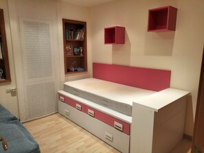 2 dormitorios, tabla de planchar con plancha, wifi y ropa de cama