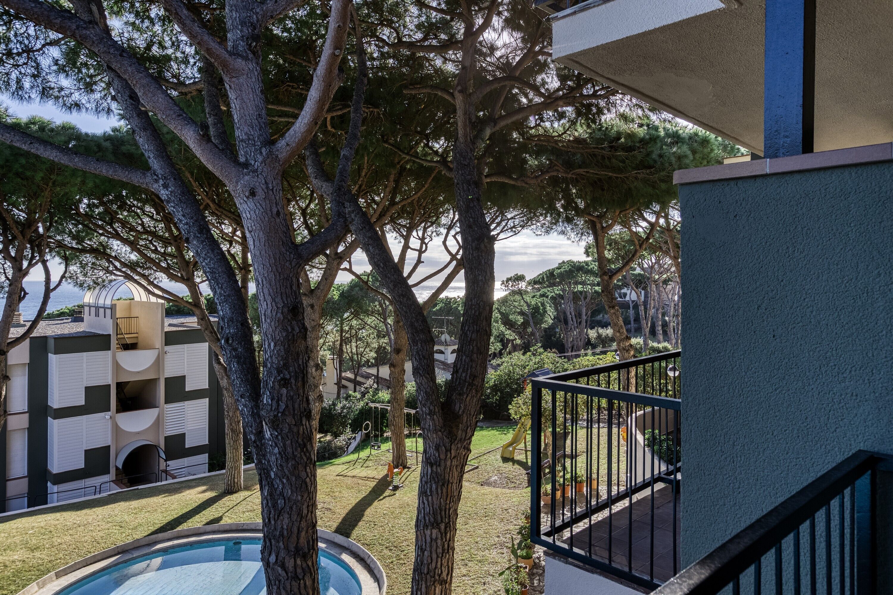 Bañera de hidromasaje al aire libre