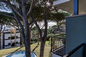 Bañera de hidromasaje exterior