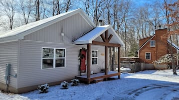 House (3 Bedrooms) | Property amenity