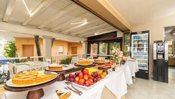 Bao gồm bữa sáng buffet hàng ngày