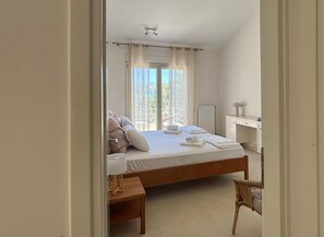 2 bedrooms, iron/ironing board, WiFi, bed sheets - Villa 'Ktima Bird Paradise - Two-Bedroom' with Sea View, Balcony and Wi-Fi (Yenion)