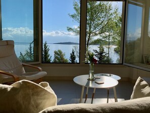 Interior - Villa 'Ktima Bird Paradise - Two-Bedroom' with Sea View, Balcony and Wi-Fi (Yenion)