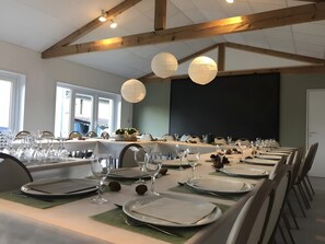 Meeting facility - Gîte des roties: Restored Family Home with Pool in a 7-Hectare Park (Poncins)