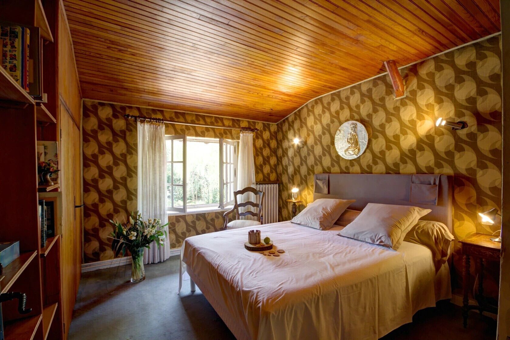 6 habitaciones, tabla de planchar con plancha, wifi y ropa de cama 