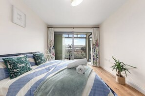 1 chambre, fer et planche à repasser, Wi-Fi, draps fournis