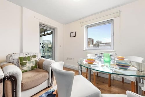 *Modern Spacious 1 Bedroom Flat in Camden*