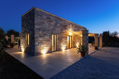Exclusive villa with pool among aromas, colors and centuries-old olive trees of Salento