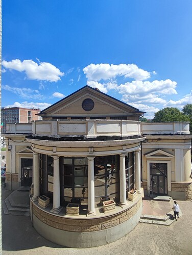 City center, 4 steps from Alfieri Square