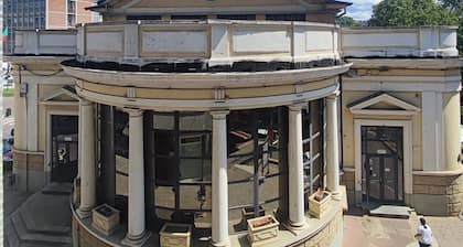 City center, 4 steps from Alfieri Square