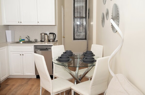 تناول الطعام