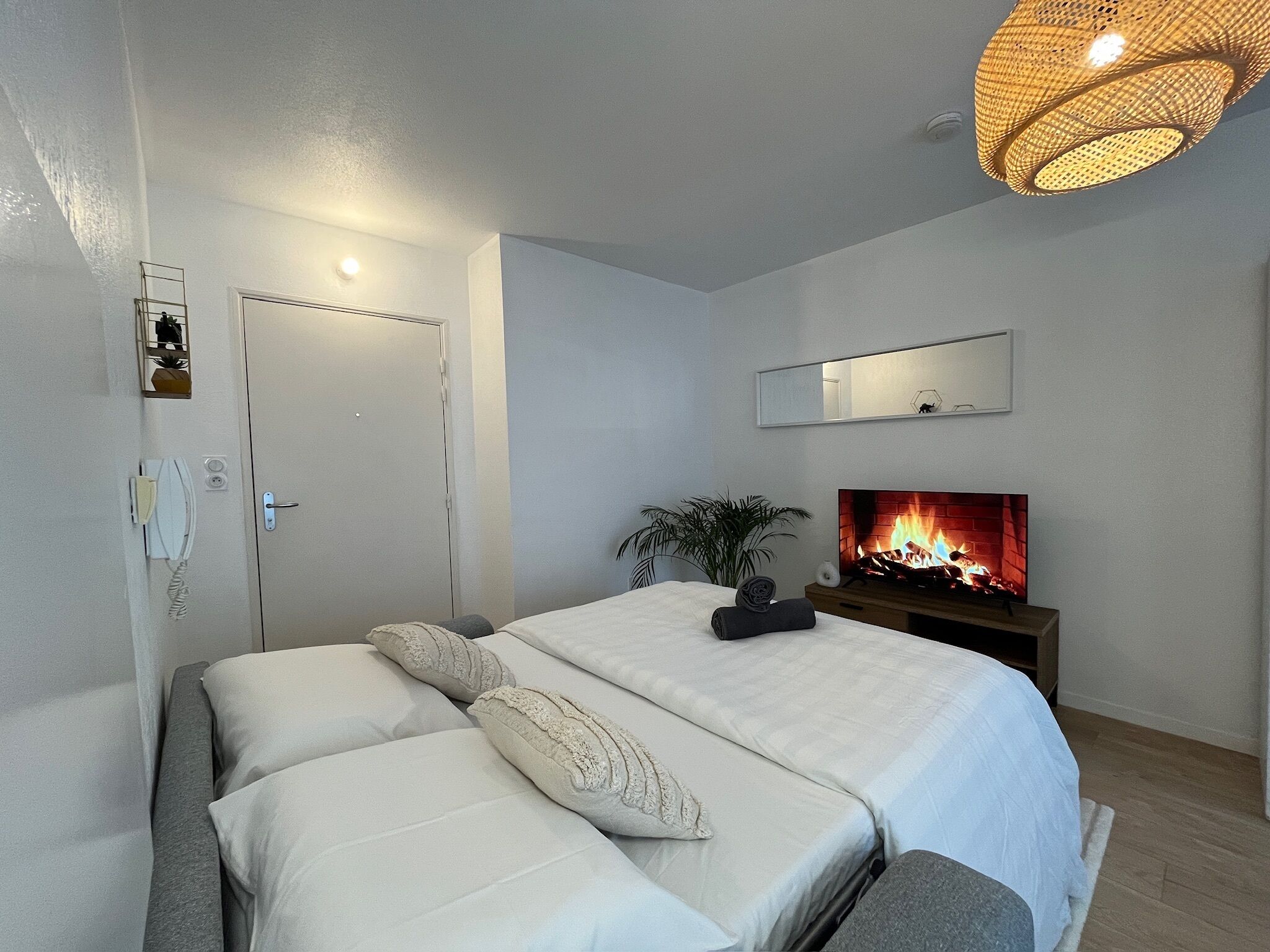 1 sovrum, internet och sängkläder