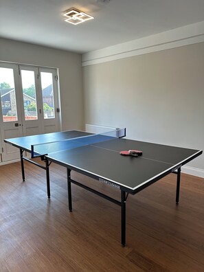 Game room - Cavendish Hotel (High Wycombe)