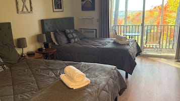 1 habitación, tabla de planchar con plancha, wifi gratis y ropa de cama