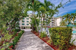 Property grounds - The Saint Kitts Suite | Breathtaking View, 2 Bedroom Suite, Pool! (Key West)