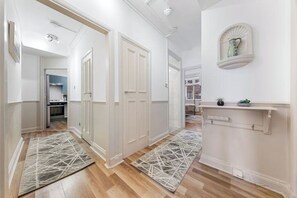 Interior - *Modern Spacious 3 Bedroom flat in Central London* (London)