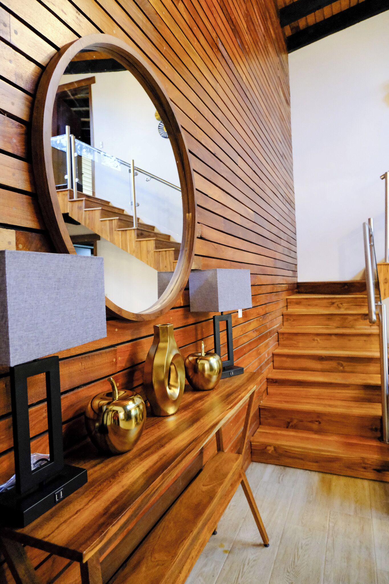 المنشأة من الداخل