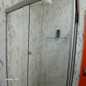 Hair dryer, towels, soap, shampoo - Crown casa copacabana 01 (Rio de Janeiro)