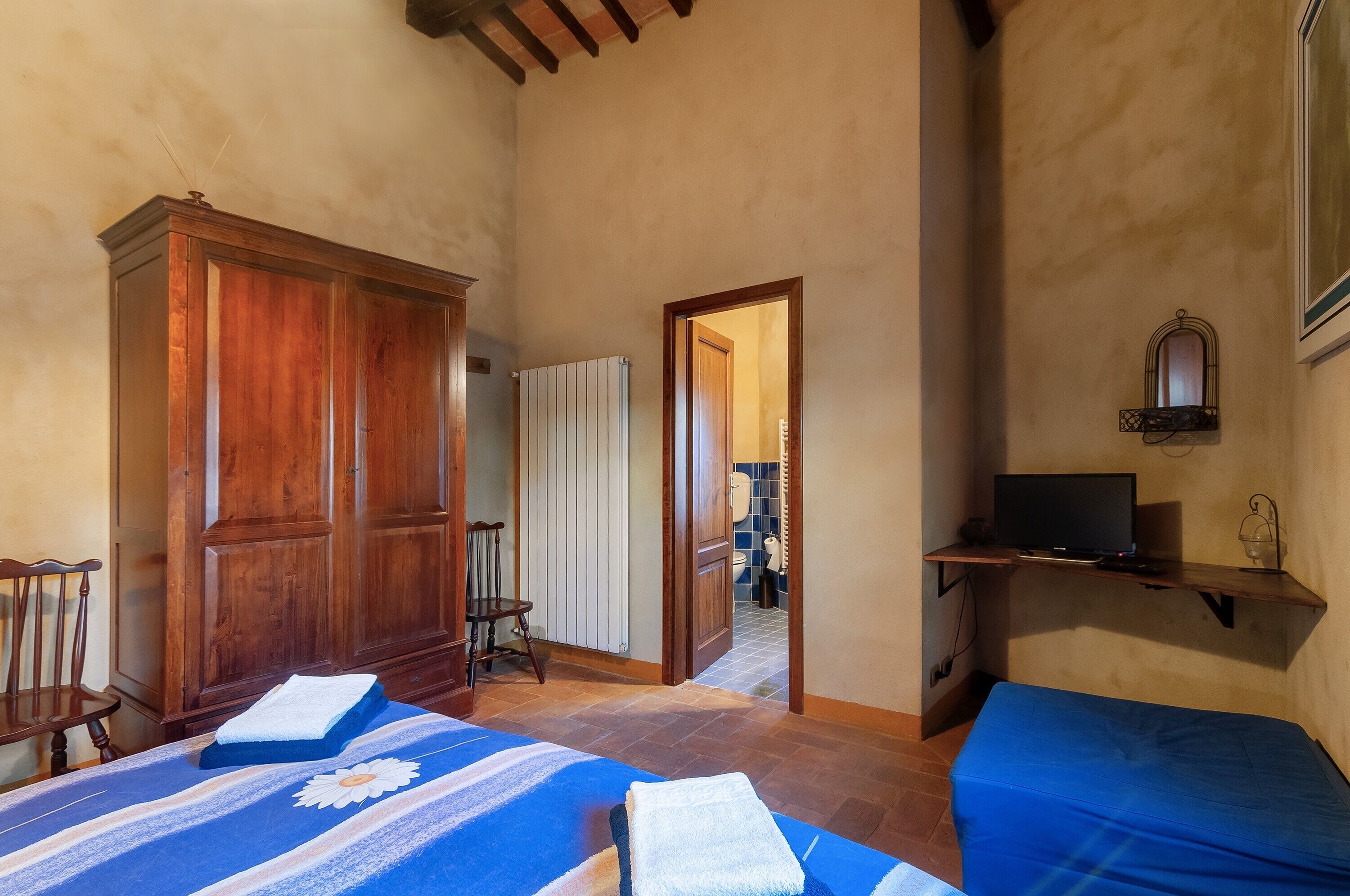 2 bedrooms, WiFi, bed sheets