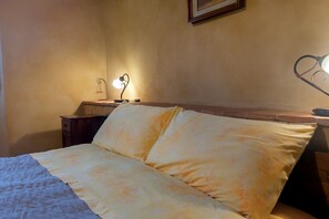 2 bedrooms, WiFi, bed sheets - Yellow Room 'Borghetto San Filippo' with Shared Pool, Wi-Fi and Air Conditioning (Barberino Tavarnelle)