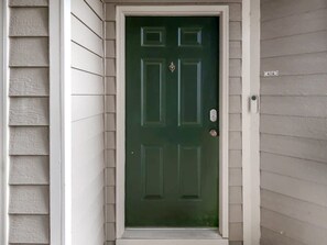 Interior - Cozy 1-BR apartment with a seasonal pool! (Charlotte)