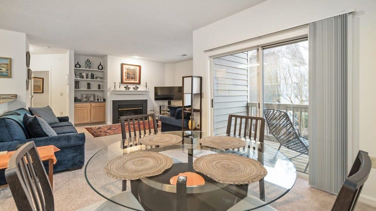 Télévision, cheminée