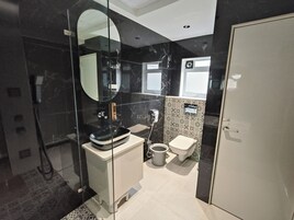 Desk, laptop workspace, free WiFi