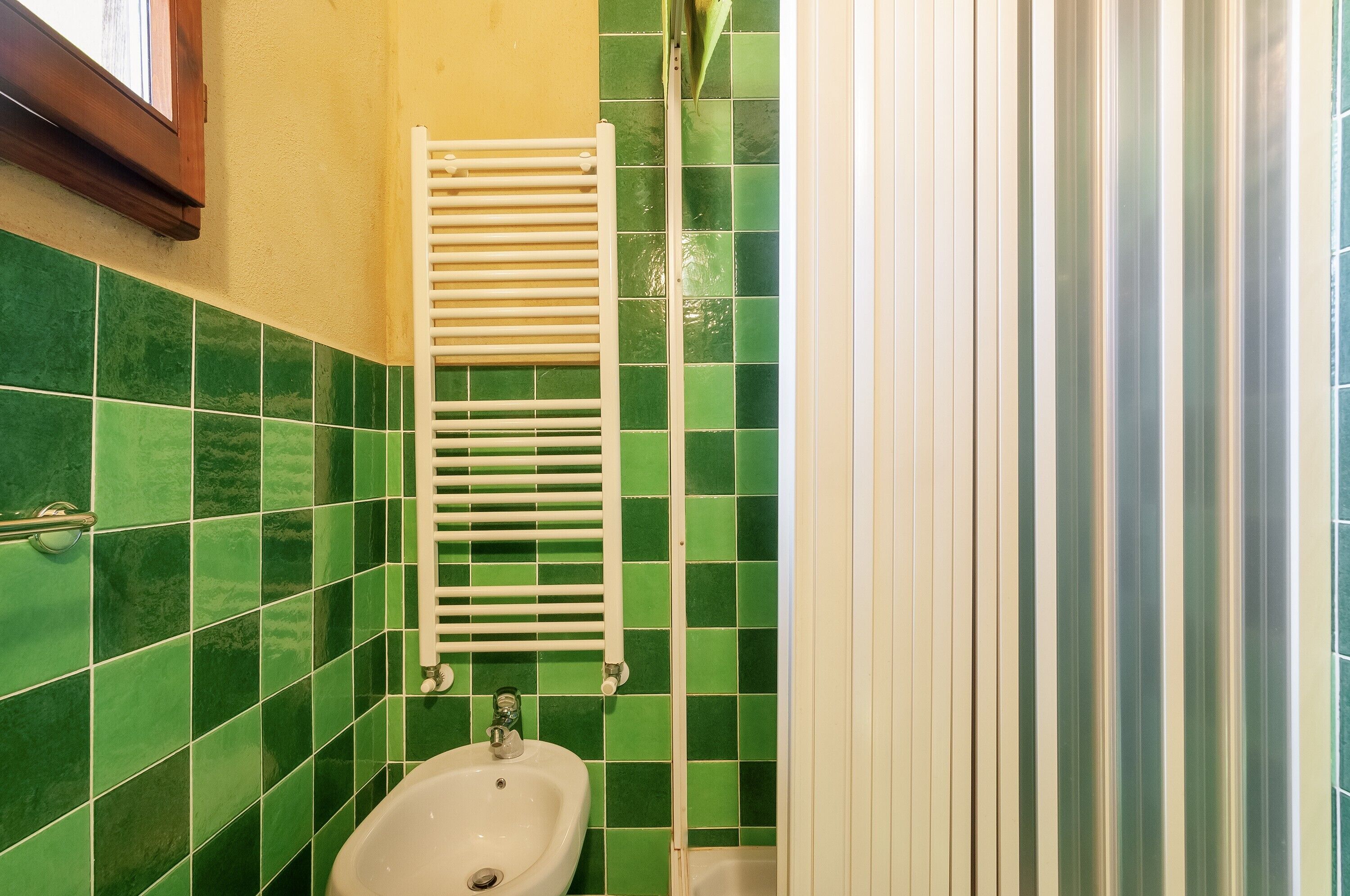 Bruser, hårtørrer, håndklæder