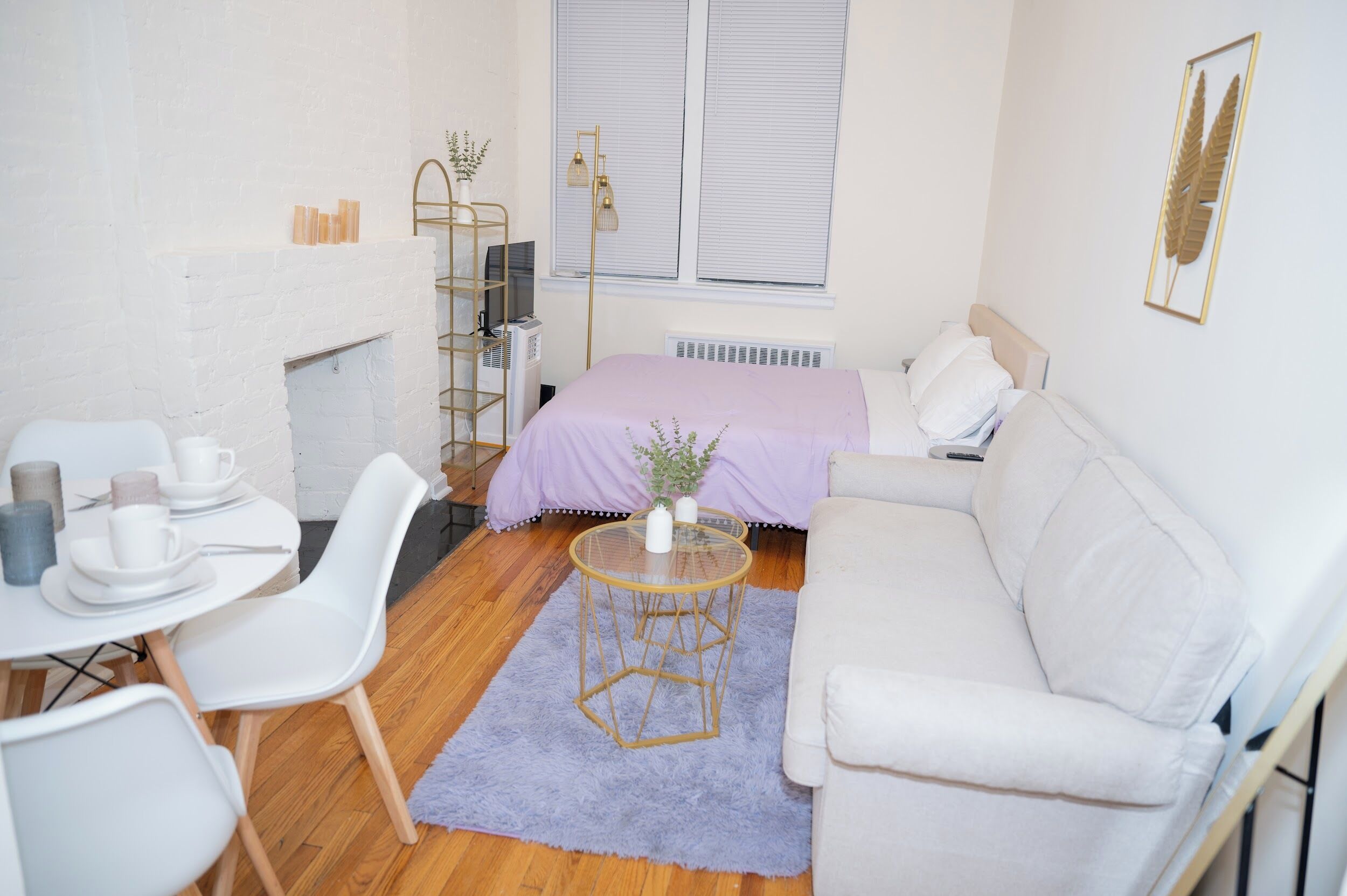 1 habitación, tabla de planchar con plancha, internet y ropa de cama 