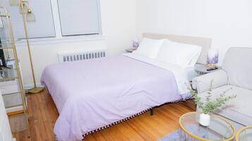 1 bedroom, iron/ironing board, internet, bed sheets