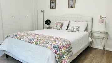 1 多间卧室、熨斗/熨衣板、上网接入、床单