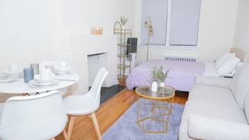 1 bedroom, iron/ironing board, internet, bed sheets