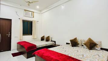 Kamar Deluks | Meja kerja dan ruang kerja ramah laptop