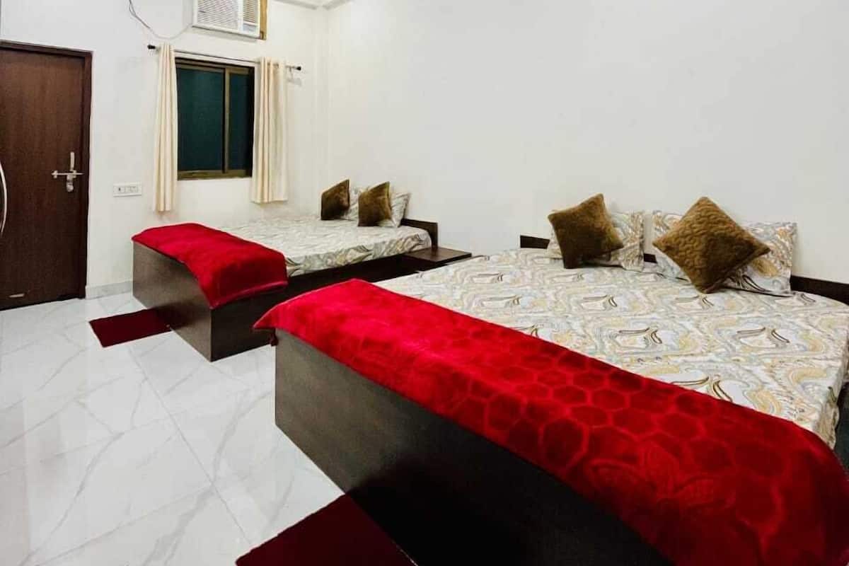 Family Double or Twin Room | Desk, laptop workspace