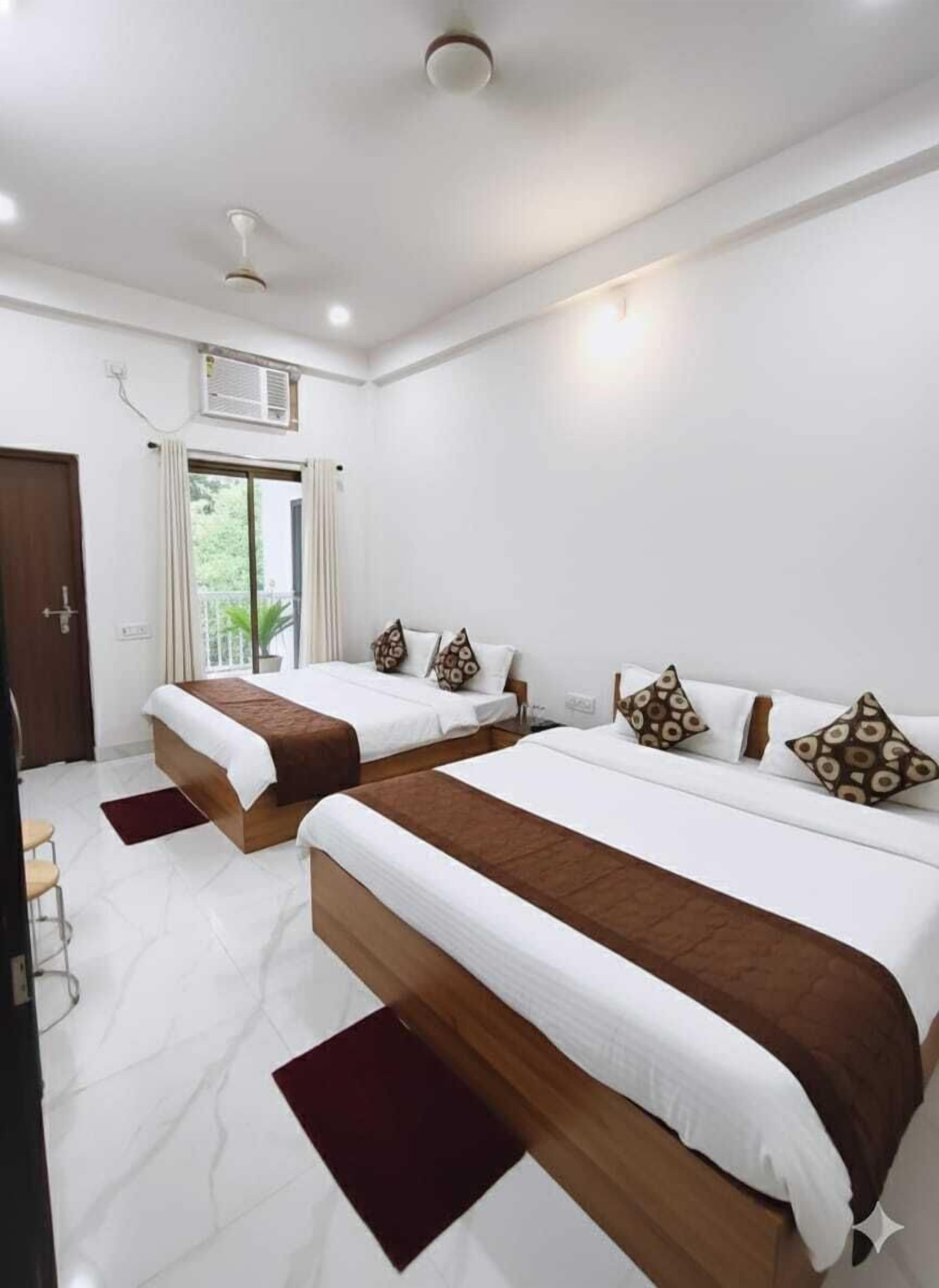Family Double or Twin Room | Desk, laptop workspace
