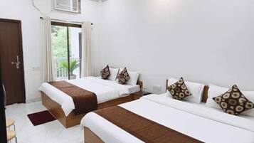 Family Double or Twin Room | Desk, laptop workspace