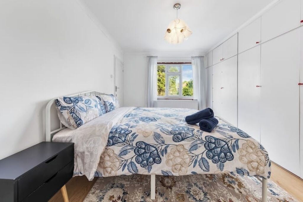 4 bedrooms, iron/ironing board, travel cot, free WiFi