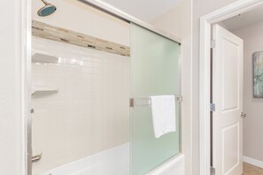 Shower, hair dryer, towels, soap - Beautiful Resort-Style Condo in Desert Ridge, Phoenix. . .Comfy King Size Bed! (Phoenix)