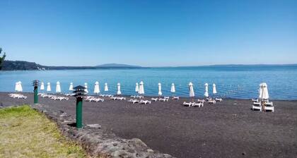 Casa en Pucón con acceso a marina privada Alicura