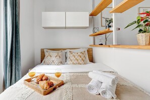 City Apartment, 1 Double Bed with Sofa bed, Non Smoking, City View | Iron/ironing board, cribs/infant beds, travel crib, free WiFi