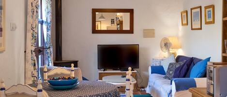 TV, fireplace, DVD player, stereo