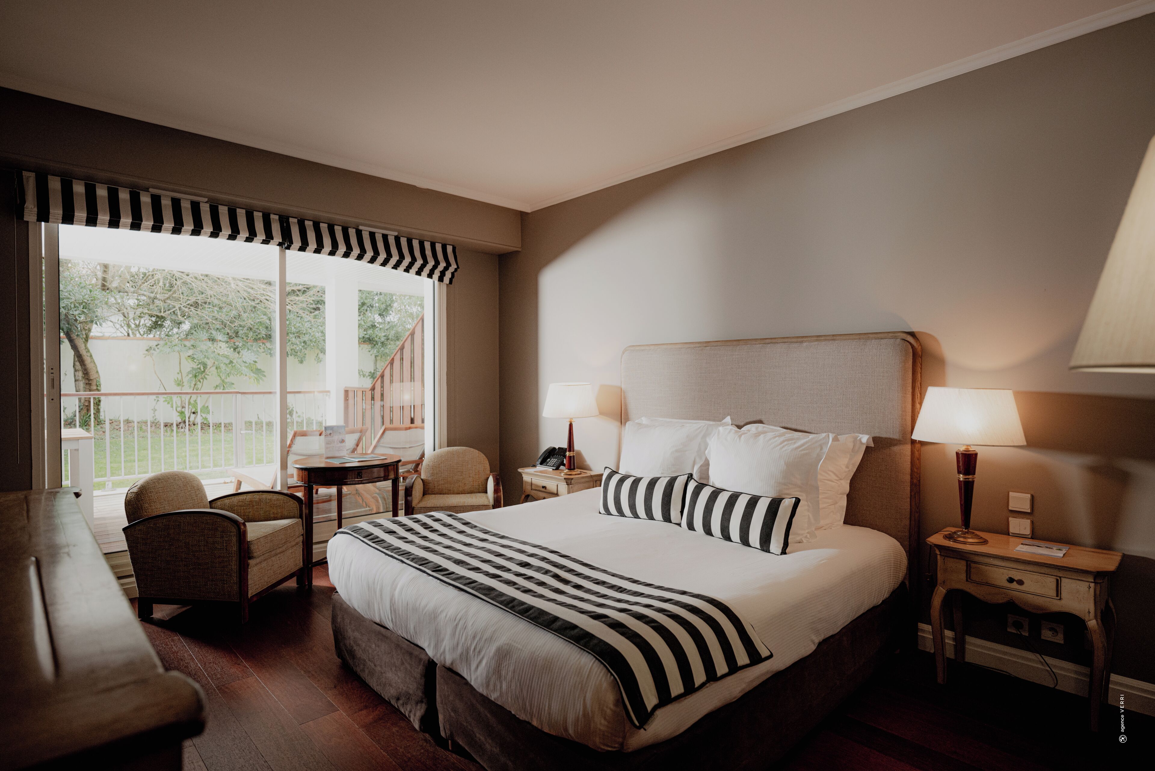 Habitación doble superior, balcón, vistas parciales al mar | Caja fuerte, sistema de insonorización, wifi gratis