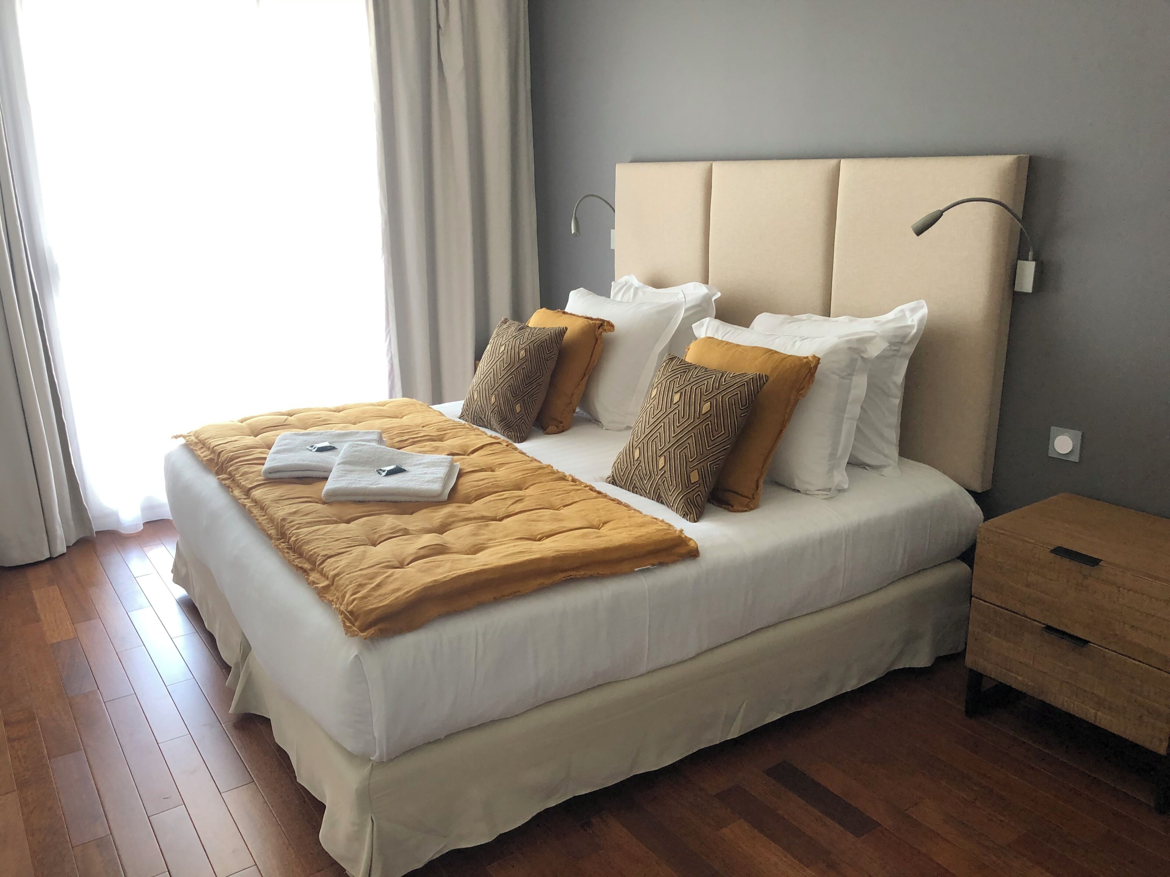 Suite Deluxe, balcón, vistas al jardín | Caja fuerte, sistema de insonorización, wifi gratis