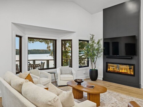 Million Dollar Views + Luxury + Infinity Deck