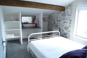 3 habitaciones, tabla de planchar con plancha y wifi 