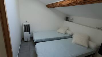 2 slaapkamers, een strijkplank/strijkijzer, wifi