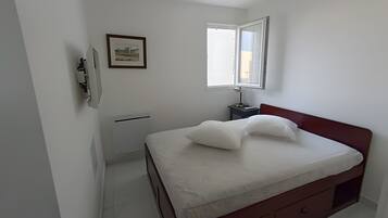 1 bedroom, iron/ironing board