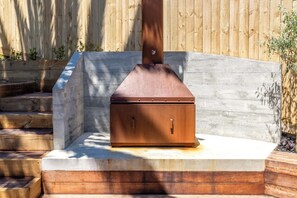 المنطقة المحيطة بالمنشأة